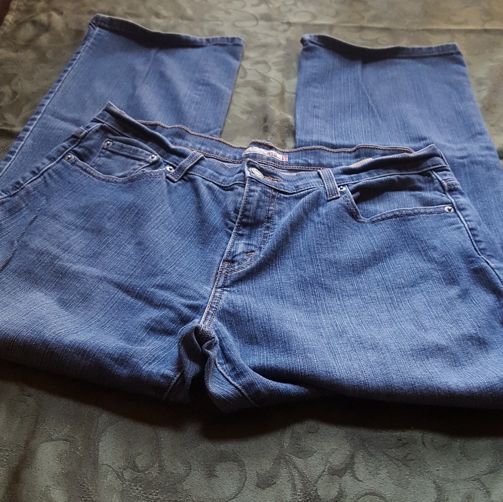 Levi 515 boot cut short